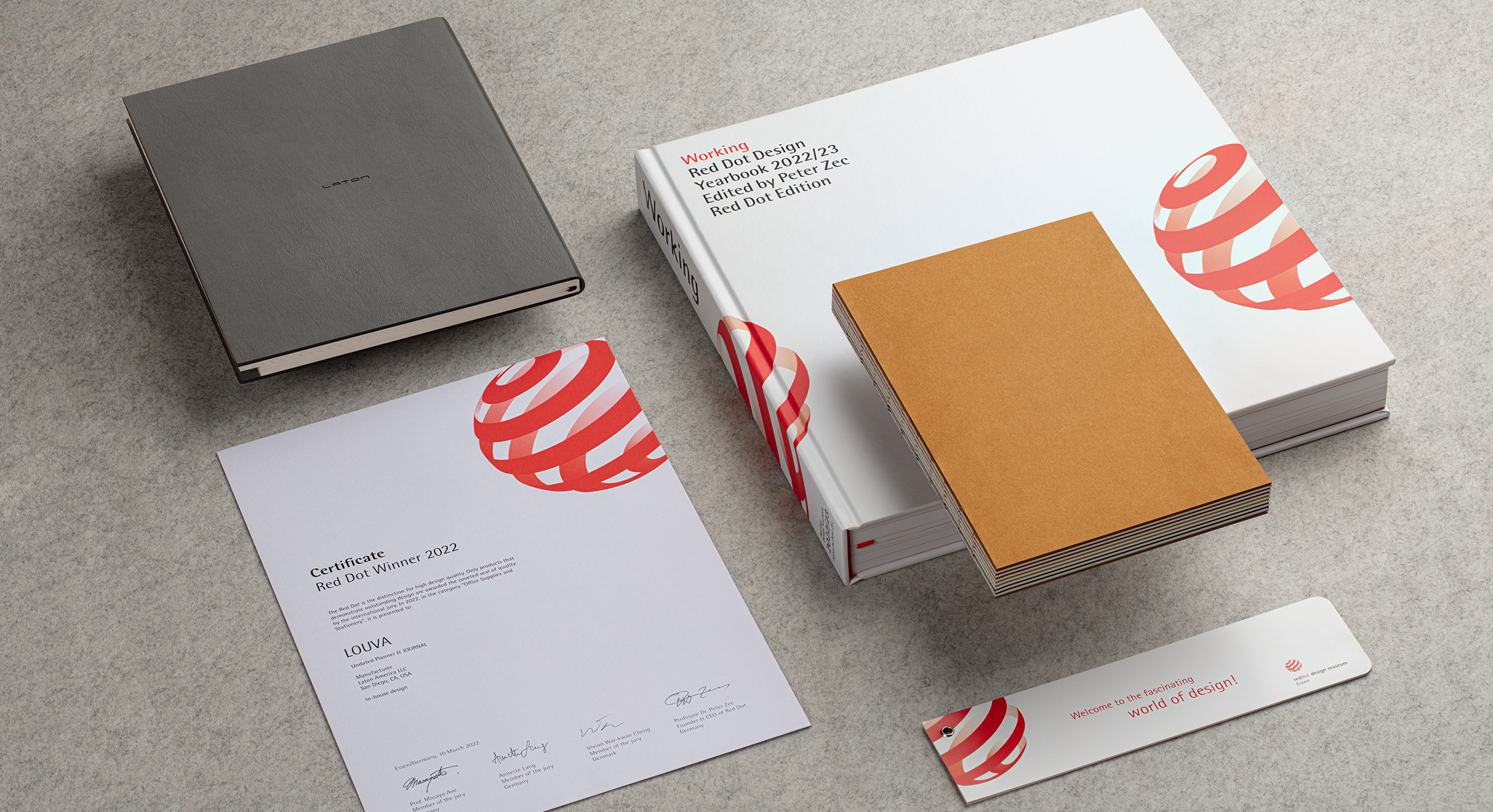 دفتر بدون تاریخ لووا لاتن دفتر لووا لاتن دارنده جایزه رد دات